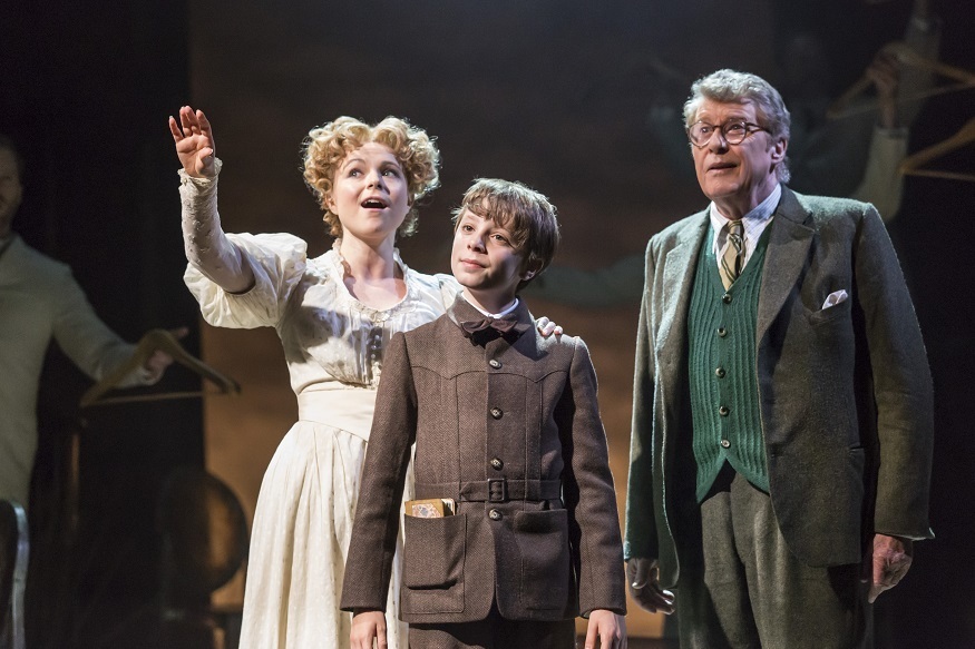 THE GO-BETWEEN,          , Book and Lyrics - David Wood, Music - Richard Taylor, Director - Roger Haines, Design - Michael Pavelka, Lighting - Tim Lutkin, The Apollo Theatre, London, 2016, Credit: Johan Persson/
THE GO-BETWEEN,          , Book and Lyrics - David Wood, Music - Richard Taylor, Director - Roger Haines, Design - Michael Pavelka, Lighting - Tim Lutkin, The Apollo Theatre, London, 2016, Credit: Johan Persson/